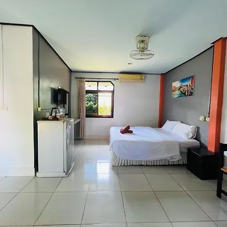 Prukrom Lanta Guesthouse Koh Lanta Exterior photo