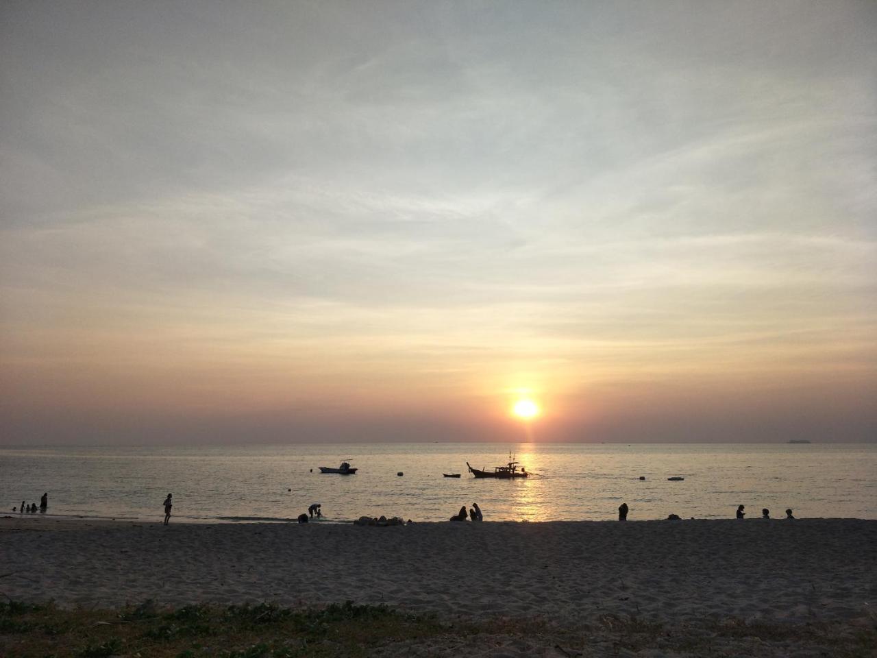 Prukrom Lanta *